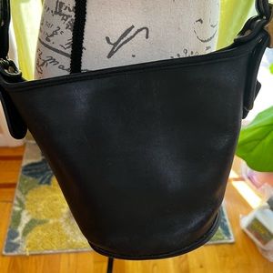 Vintage Coach Bucket Bag black leather style 9010.